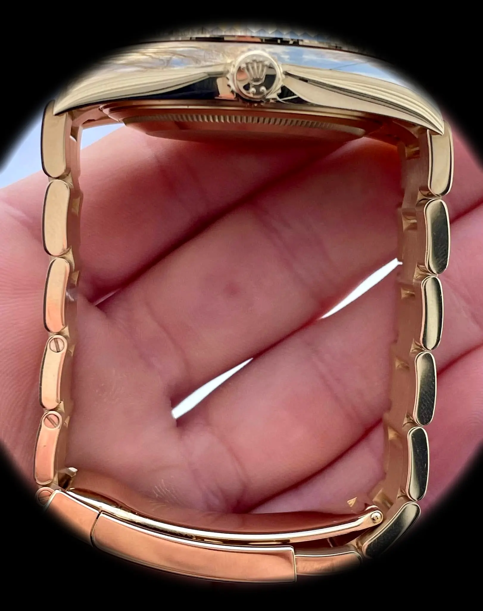 Rolex Sky-Dweller 336938 clon ETA, esfera blanco intenso, detalle del fondo