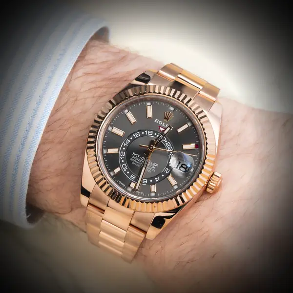 Rolex Sky-Dweller 336935 super clon 42mm, primer plano de la esfera